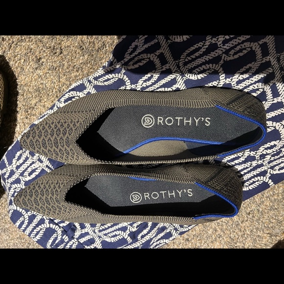 Rothy's Shoes - 9.5 rare anything print Rothy’s point
